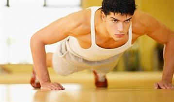 Muž vykonávajúci gymnastické cvičenie s chronickou prostatitídou